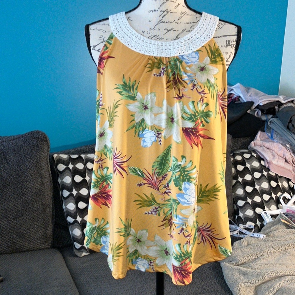 🎉4 for $20 Knapp Studio Tank, Medium